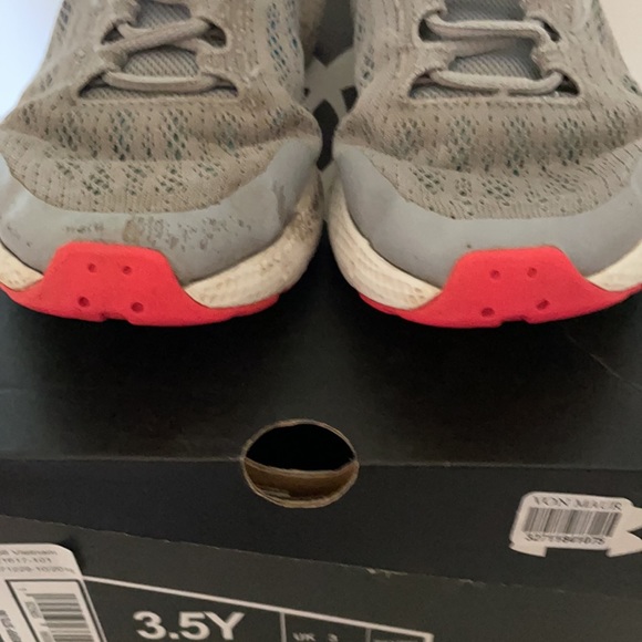 UNDER ARMOUR Charged Rogue girls 3.5 very used condition - Picture 4 of 14